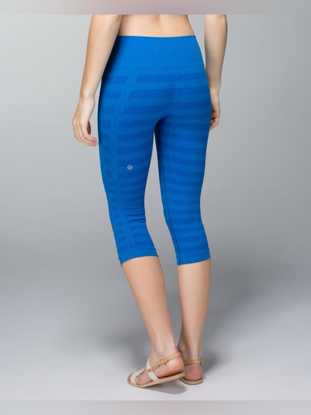 Lululemon In The Flow Crop *Stripe in color Heathered Baroque Blue- Size 4